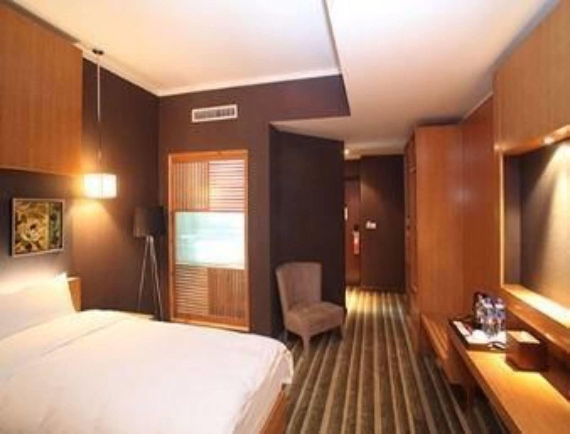 Ramada Ulaanbaatar City Center Dış mekan fotoğraf